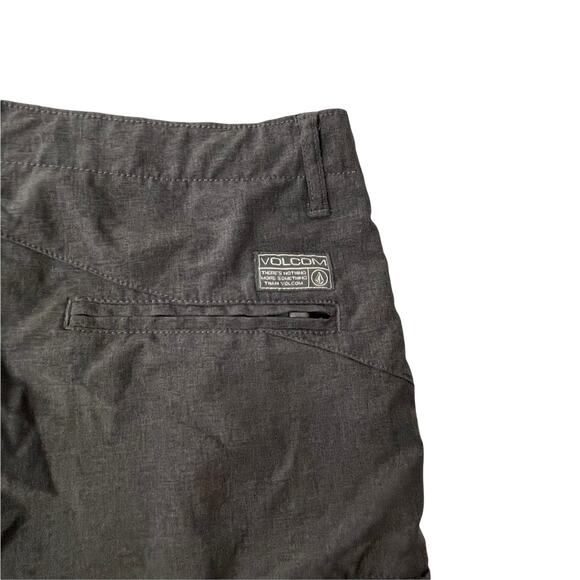 Volcom Stone Men's‎ Size 30 Bermuda Grey Flat Front Shorts - Picture 4 of 10